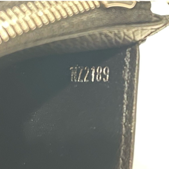 Authentic Louis Vuitton Coin Card Holder. Brand new condition - Picture 5 of 7